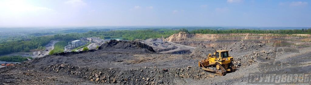 Место, где добывают горную породу, называется карьер