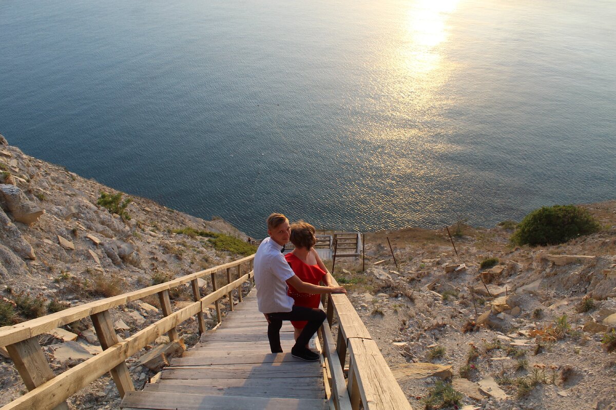 Анапа ступеньки к морю. 400 Ступеней Анапа. Супсех Анапа 400 ступеней. Спуск 400 ступеней Анапа. Лысая гора Анапа 400 ступеней.