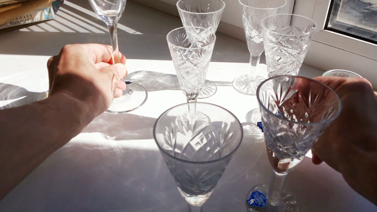 Редактировать галереюЧистил бокалы - "сверкают"