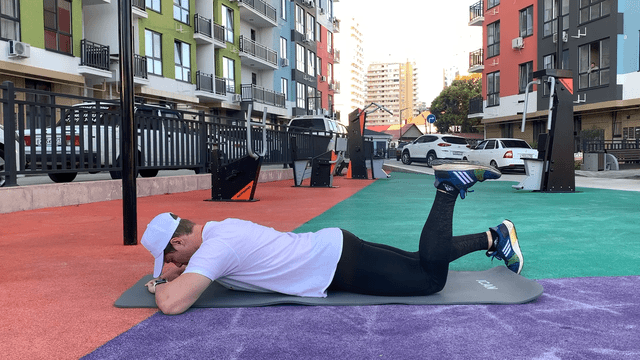 Разгибание тазобедренного сустава поочередно