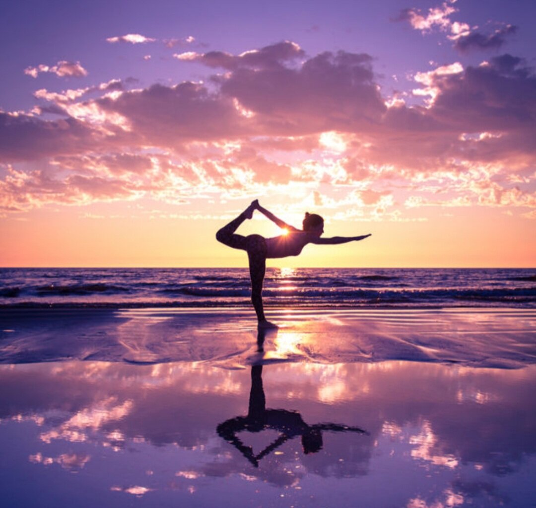 Эти упражнения легко выполняются и требуют совсем немного времени. Практикуйте их в удобное для вас время, чтобы расслабиться, почувствовать себя лучше и улучшить своё здоровье. 