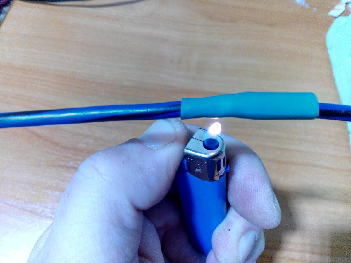 самодельная термоусадка. термоусадка не разрезая провод. разрезать термоусадку. самодельная термоусадка. разрезать термоусадку.