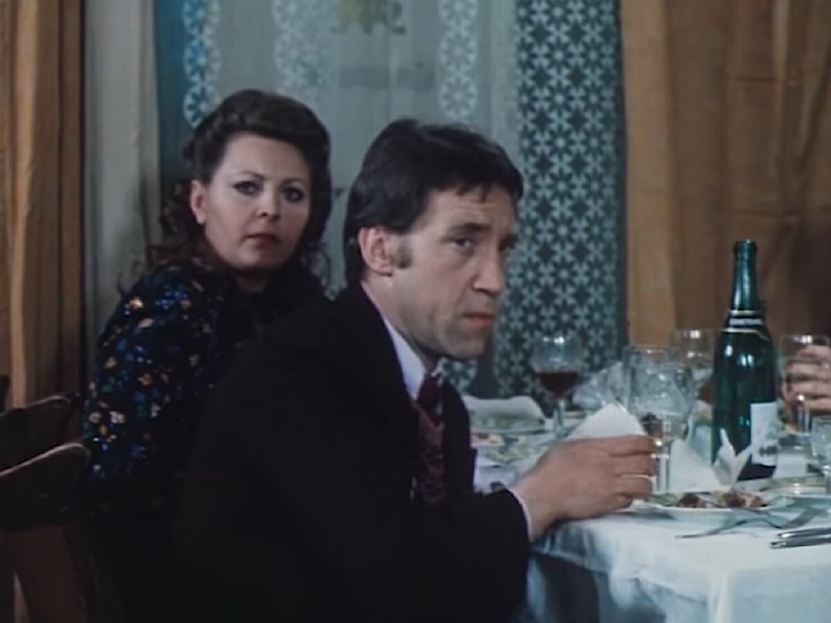 жеглов и шарапов кадры. армен джигарханян в роли горбатого. место встречи изменить нельзя актёры. место встречи изменить нельзя промокашка проснулся. жеглов и груздев.