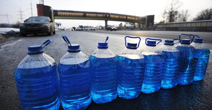 Омывающая жидкость, источник: etkul74.ru