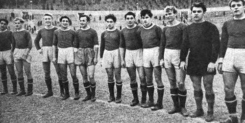 СКА (Ростов-на-Дону)-1959-й год. Юрий Мосалев второй слева.