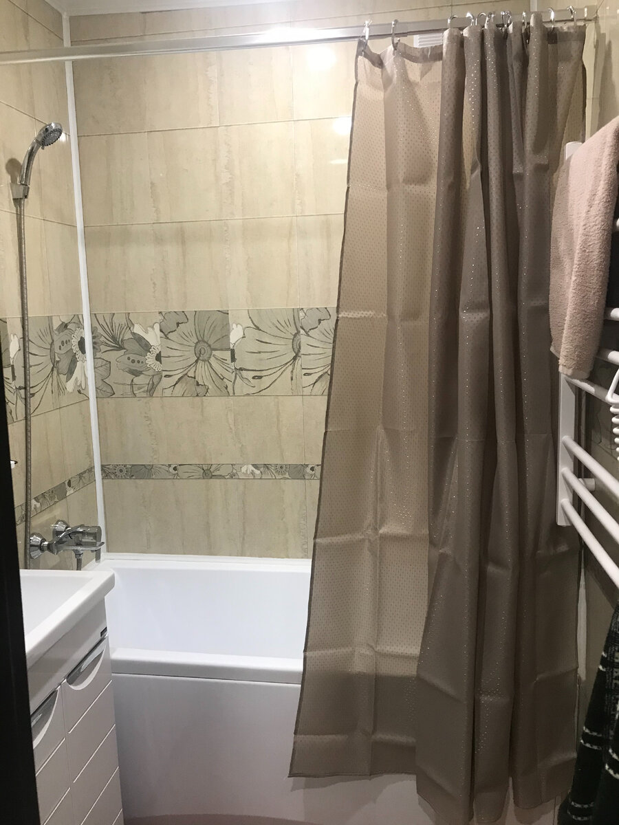 Дизайнеров не нанимала, но получилось, как мне кажется, просто и элегантно