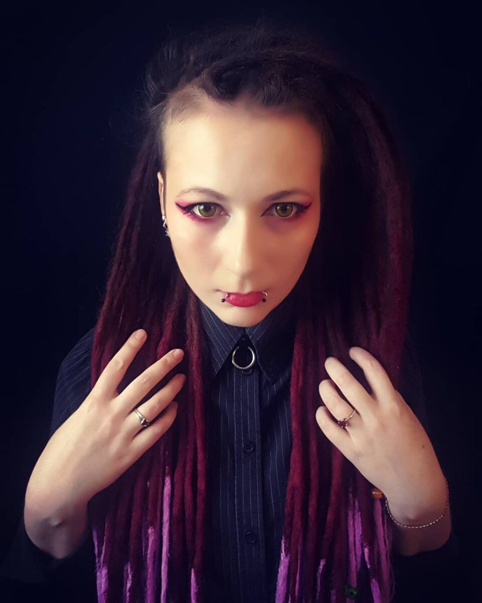 А здесь натуральные с удлинением из канекалона