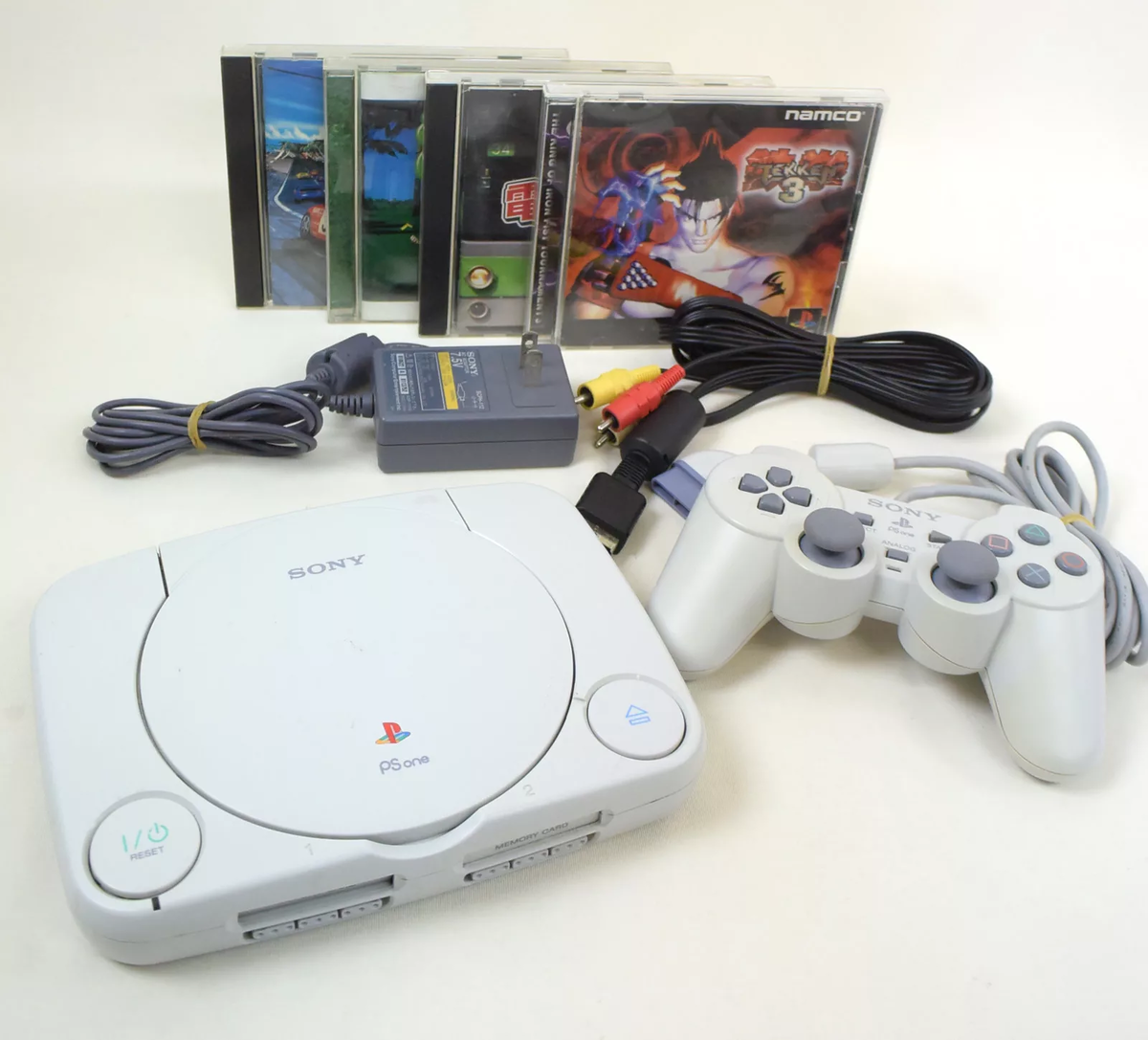 Sony playstation когда вышла. Sony ps1. Sony ps1 Slim. Sony PLAYSTATION ps1. Sony PLAYSTATION 1 ps1.