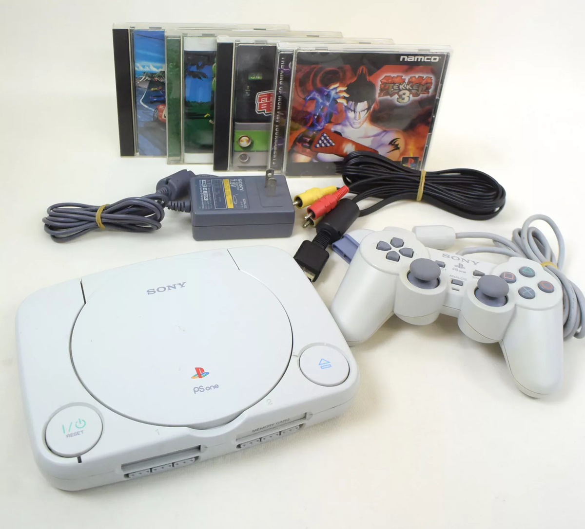 Playstation 1. Sony ps1 Slim. Сони плейстейшен 1. Сони плейстейшен 1 пс1. Сони плейстейшен 1 комплектация.