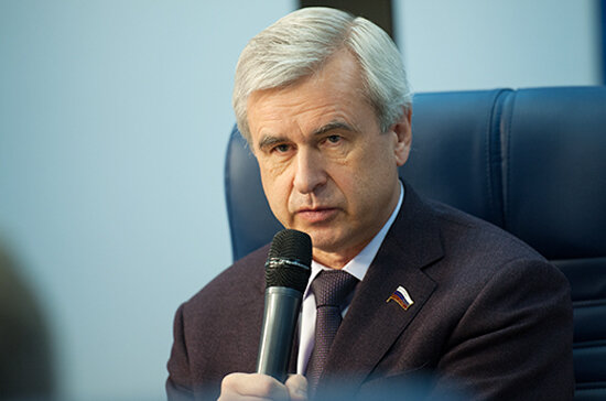 «Как они себе представляют администрирование этих правонарушений. Мне непонятно, как это будет выглядеть. Администрировать это невозможно», — сказал Вячеслав Лысаков