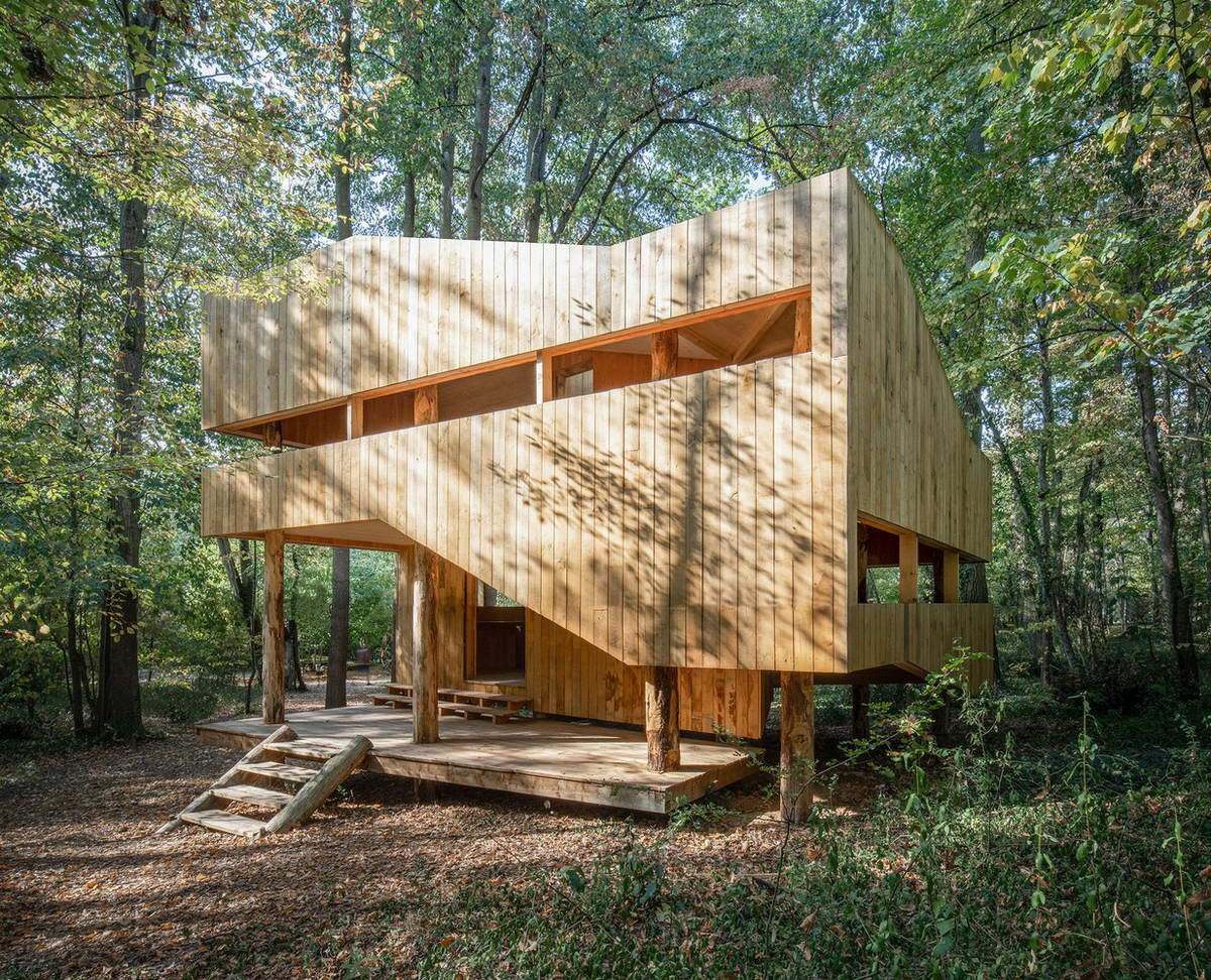 100% деревянный дом стал результатом конкурса проектов, инициированных замком Бурдезьер (Франция) в рамках второго фестиваля леса и дерева (2017).