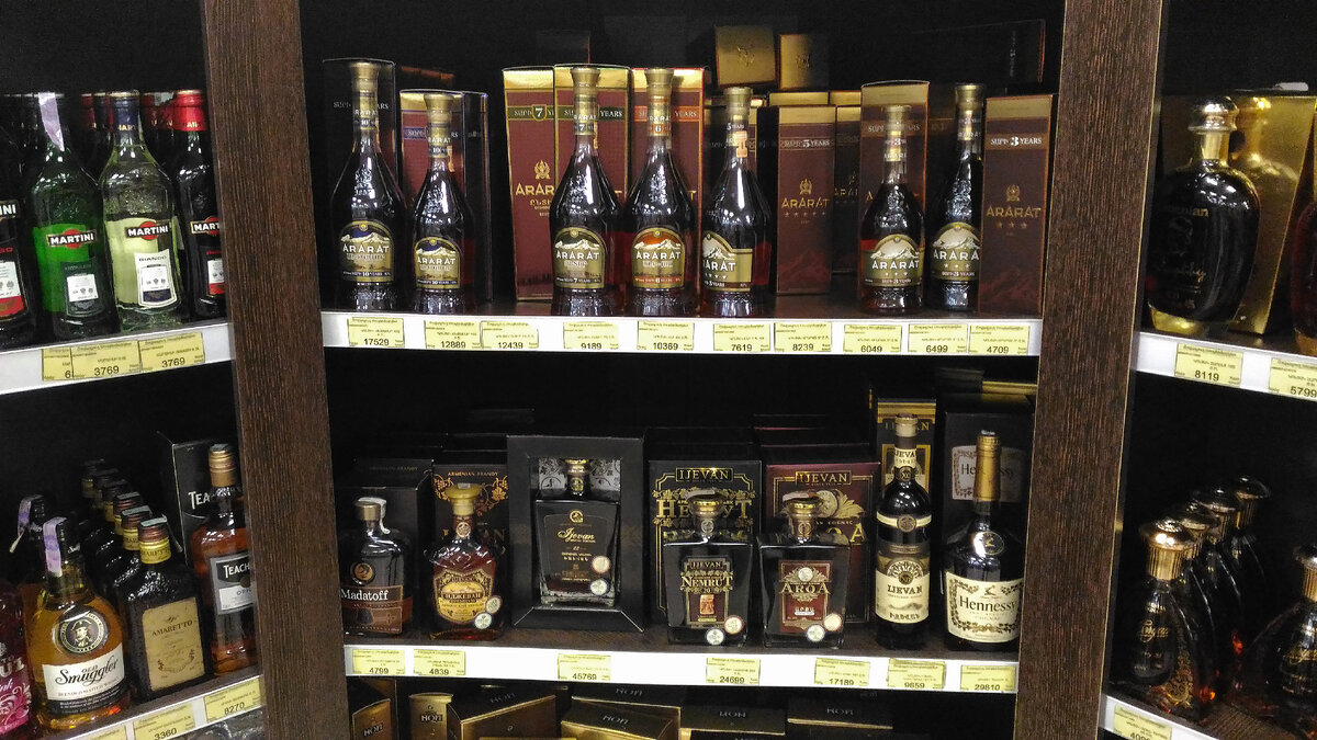 Фотографии из ереванского супермаркета. Листайте дальше->