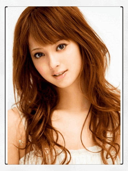 Сасаки Нодзоми родилась 08.02.1988  в Алиса Япония. В браке с комиком Кэн Ватабэ, есть ребёнок.