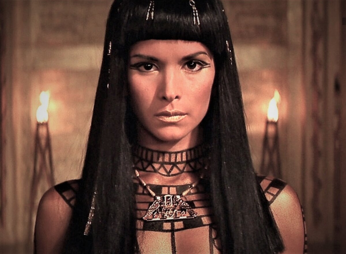 Патрисия Веласкес в роли египтянки Анхесенамон. Х/ф «Мумия возвращается»