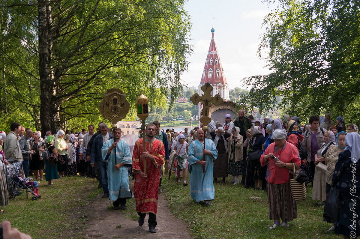 Крестный ход в Тутаеве с самой большой в мире иконой | Наши воскресные  маршруты | Дзен