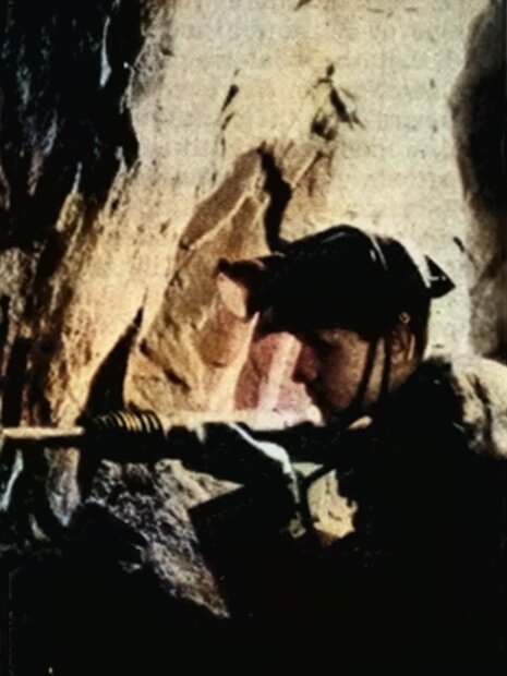 Василий Сыромятников, шахтер Донбасса, показан за работой. (Источник информации журнал "Soviet Russia Today" октябрь 1949 года.)