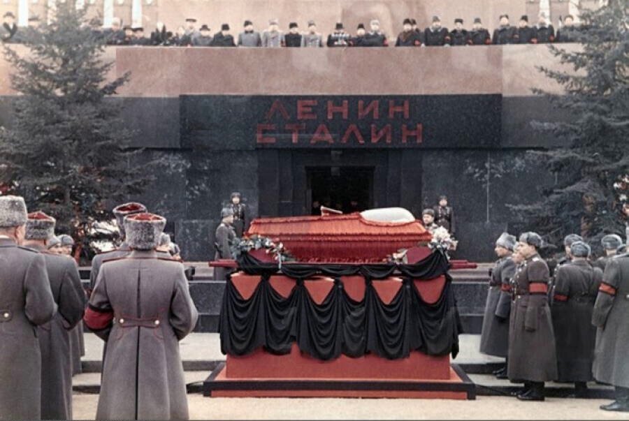 Траурная церемония 9 марта 1953 года/ ©histrf.ru