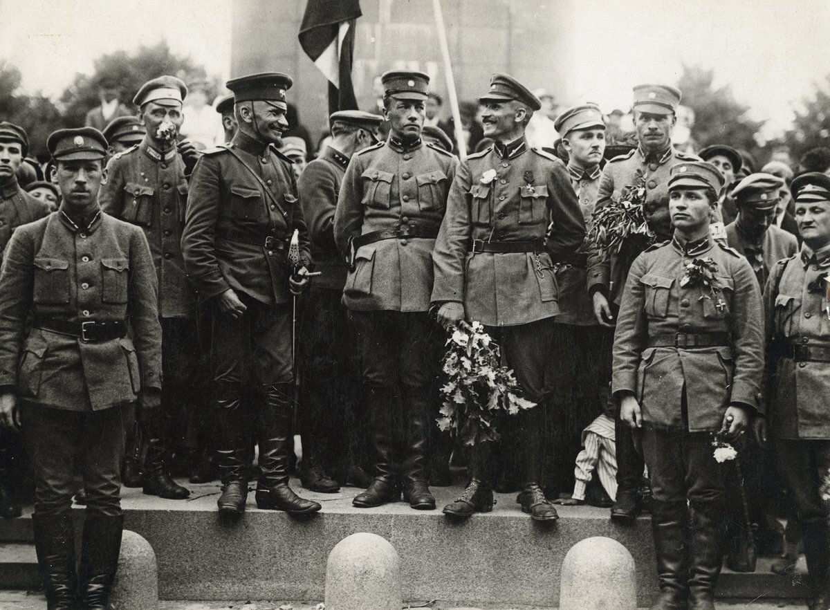 Ландесвер в Риге на параде