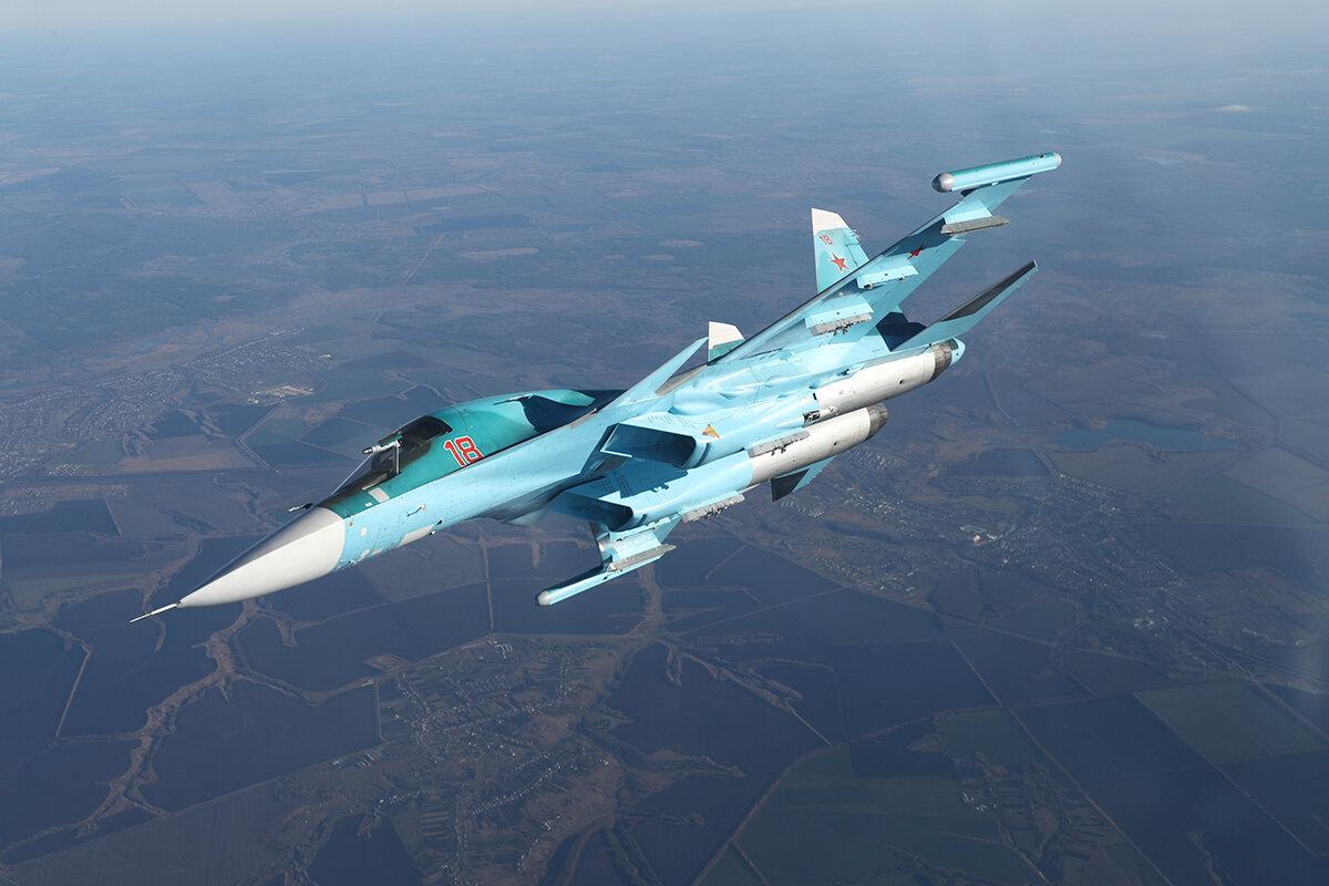 Самолеты в воздухе видео. Су-34 истребитель. Су-34 ВКС России. Су-34 бомбардировщик. Су-24 ВКС России.