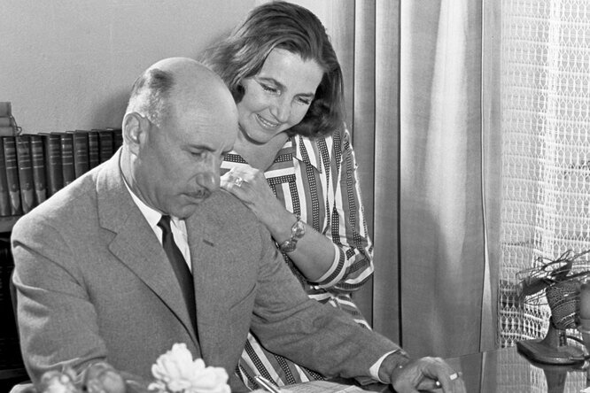 Режиссёр Сергей Герасимов и актриса Тамара Макарова. Источник фото: https://www.novochag.ru/