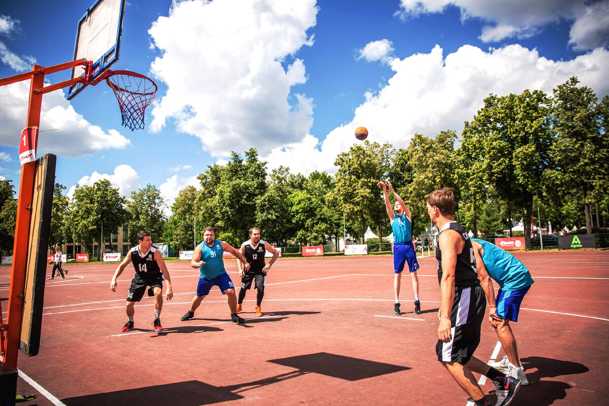 Главная спортивная. Комус спартакиада 2022 в Лужниках. Спартакиада Комус. Спартакиада Комус 2022. Стритбол футбол.