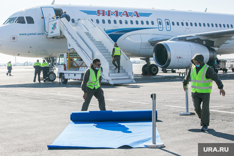    Авиарейс «Москва-Новый Уренгой» вернулся в аэропорт вылета из-за проблем с шасси