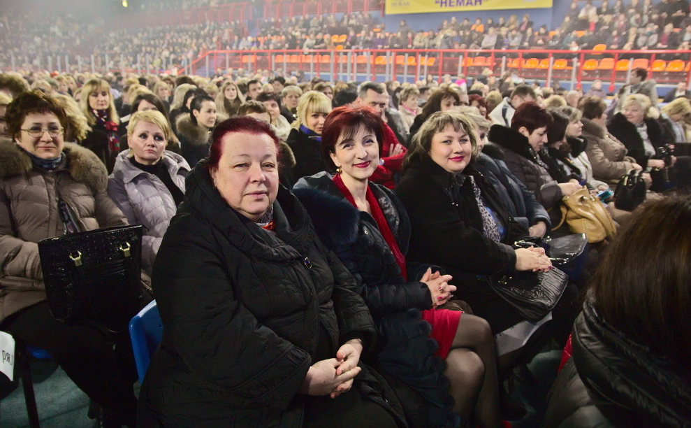 https://grodno.in/news/11004/?photo=82614 
Фото фанатов Стаса Михайлова