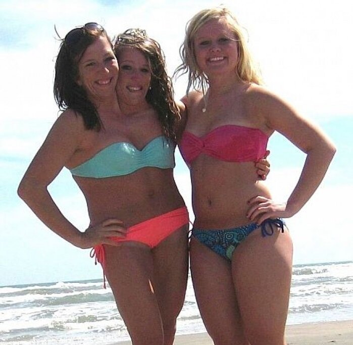 Девушки привыкли к косым взглядам и излишнему вниманию, но это не помешало им чувствовать себя полноценными и оставаться жизнерадостными.