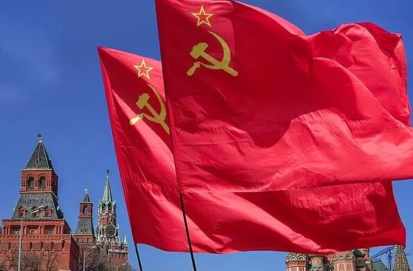 Назовите государственный девиз СССР: