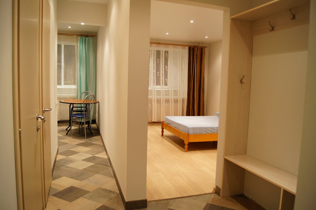 На фото эта самая квартира. Мой архив.