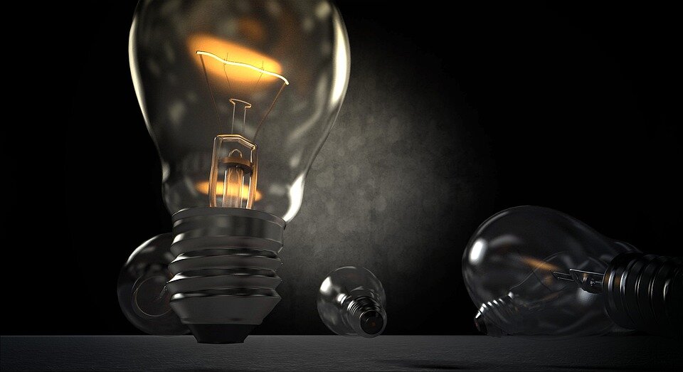 https://cdn.pixabay.com/photo/2018/01/31/18/16/lamp-3121677_960_720.jpg