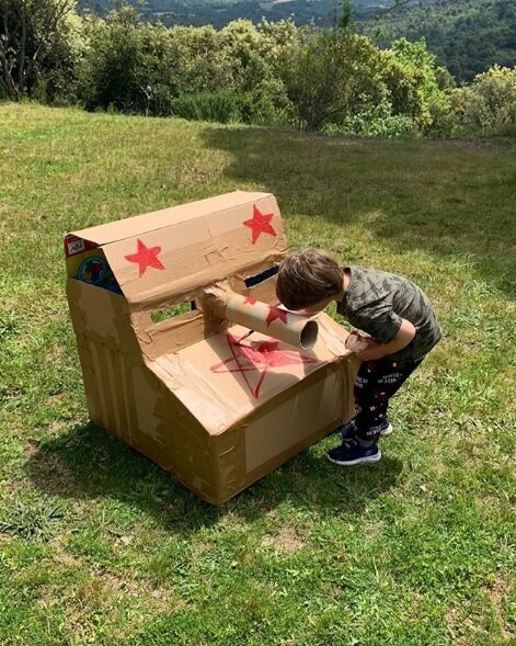 Фото сына Ольги Куриленко из ее поста с поздравлениями (@olgakurylenkoofficial)