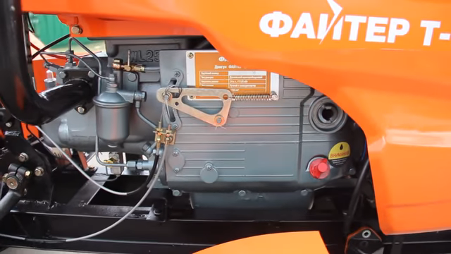 Моторный отсек с двигателем CL 25