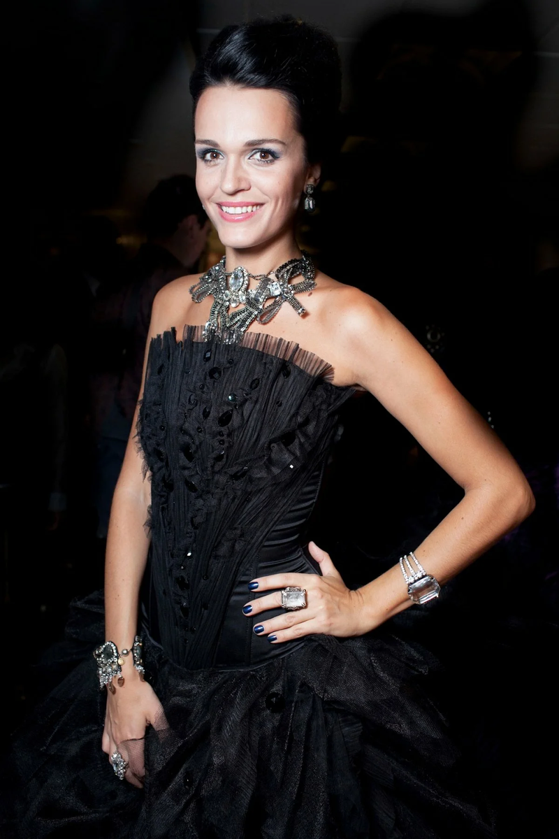 Певица Слава.Листайте фото ->