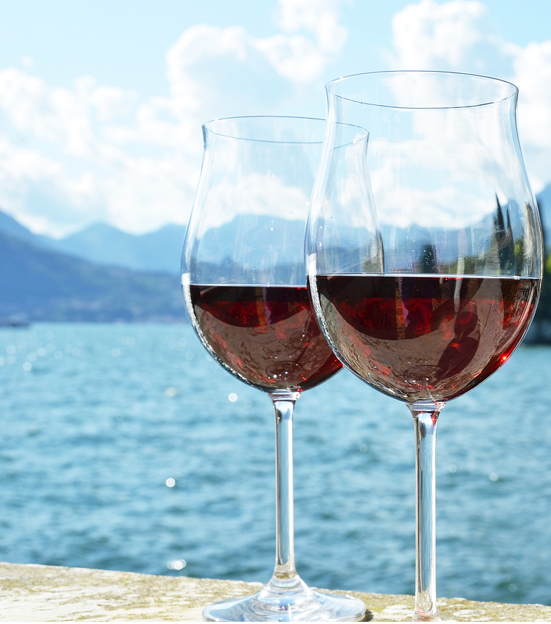 Море и красное вино - наиприятнейшие цветовые ассоциации.