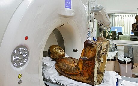 1000-летний мумифицированный монах, спрятанный в статуе - CNN