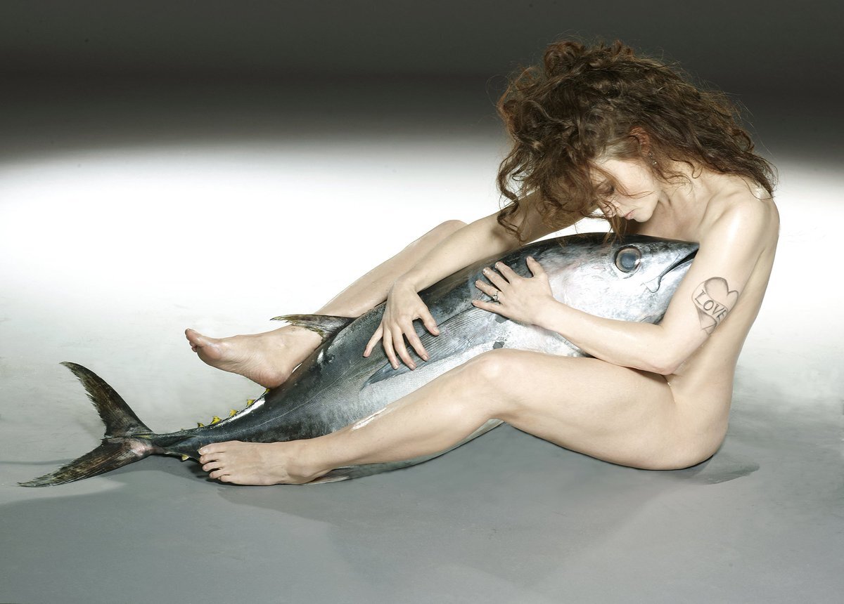 голая девушка с рыбой фото фото 71