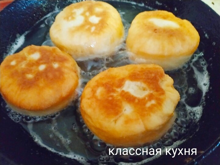 Масло кипит.