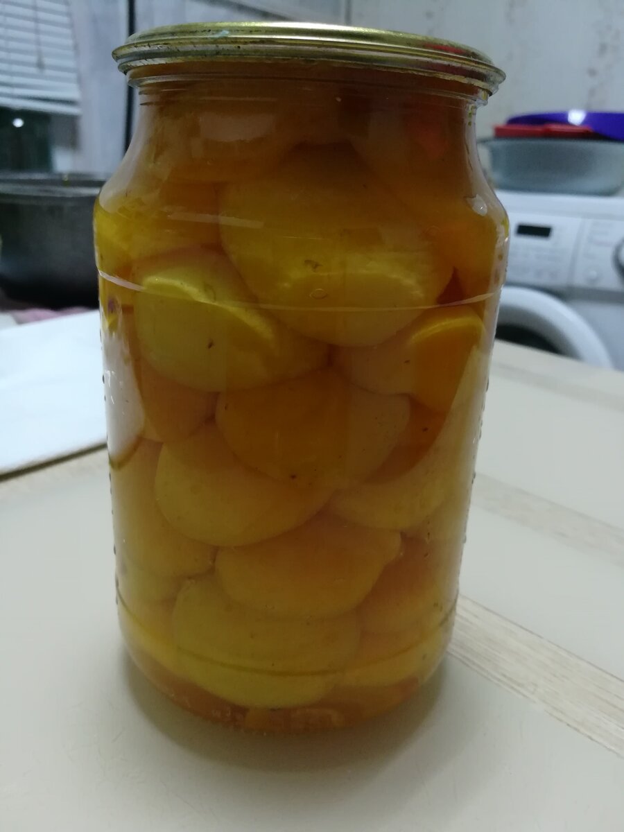 Абрикосы в сиропе.