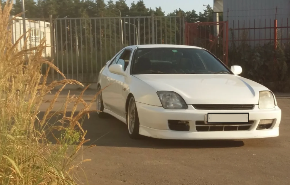 Красивый Японец с очень приятным дизайном