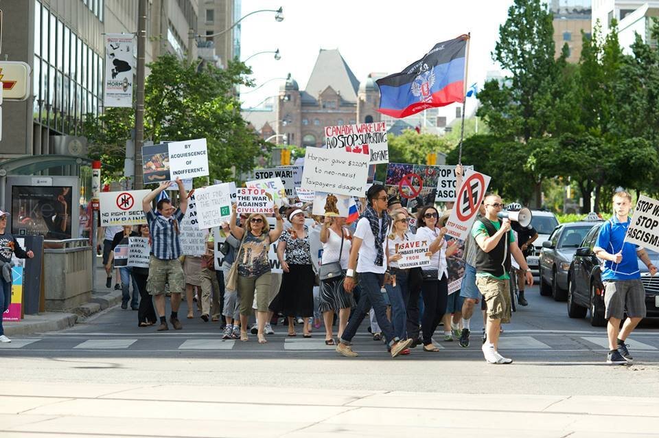 Демонстрация в Торонто против АТО, против поддержки Канадой правительства Порошенко. 2014-15гг.