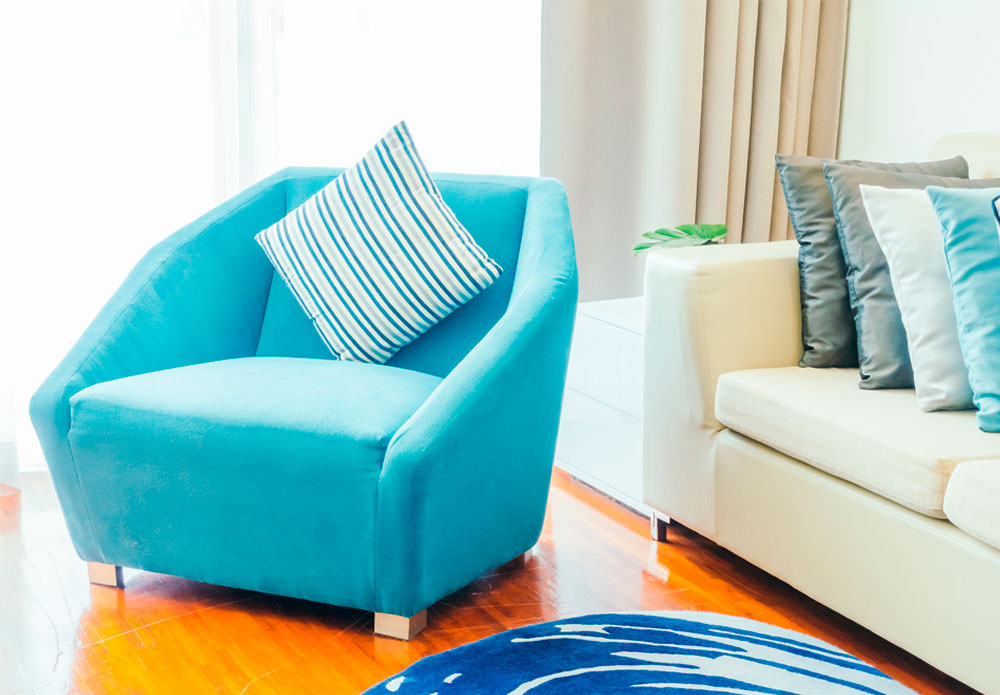 Фото взято с сайта ru.freepik.com. Ссылка на фото: https://ru.freepik.com/free-photo/pillow-on-sofa_3816978.htm