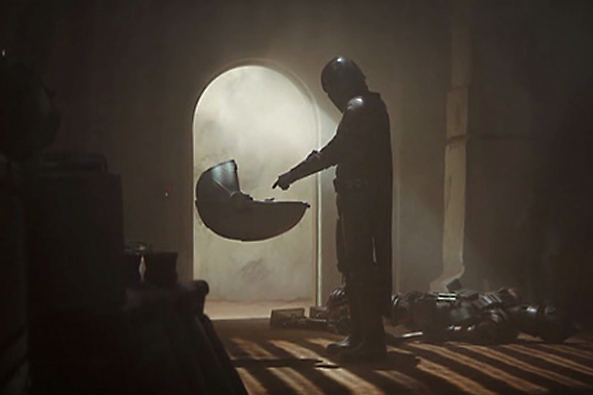 Думаете зачем Грогу руку тянет? Воздействует на разум. 