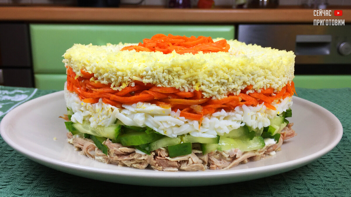 Салат с корейской морковкой, курицей и свежим огурцом. В моей записной ...