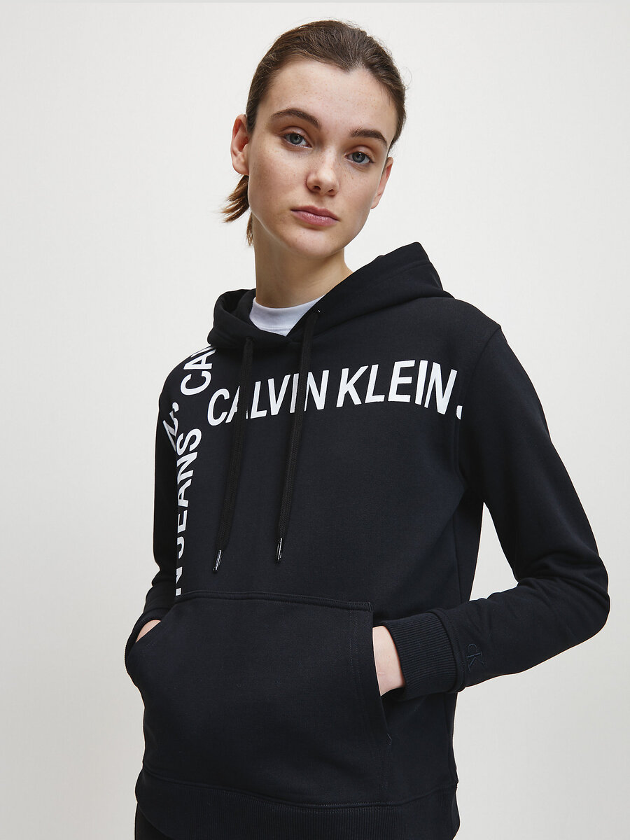 Стильные свитшоты и худи от Calvin Klein