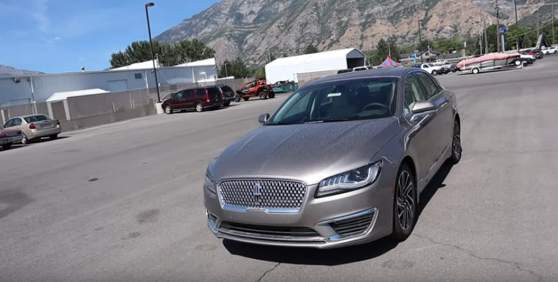 Дизайн передней части кузова, вид сверху.