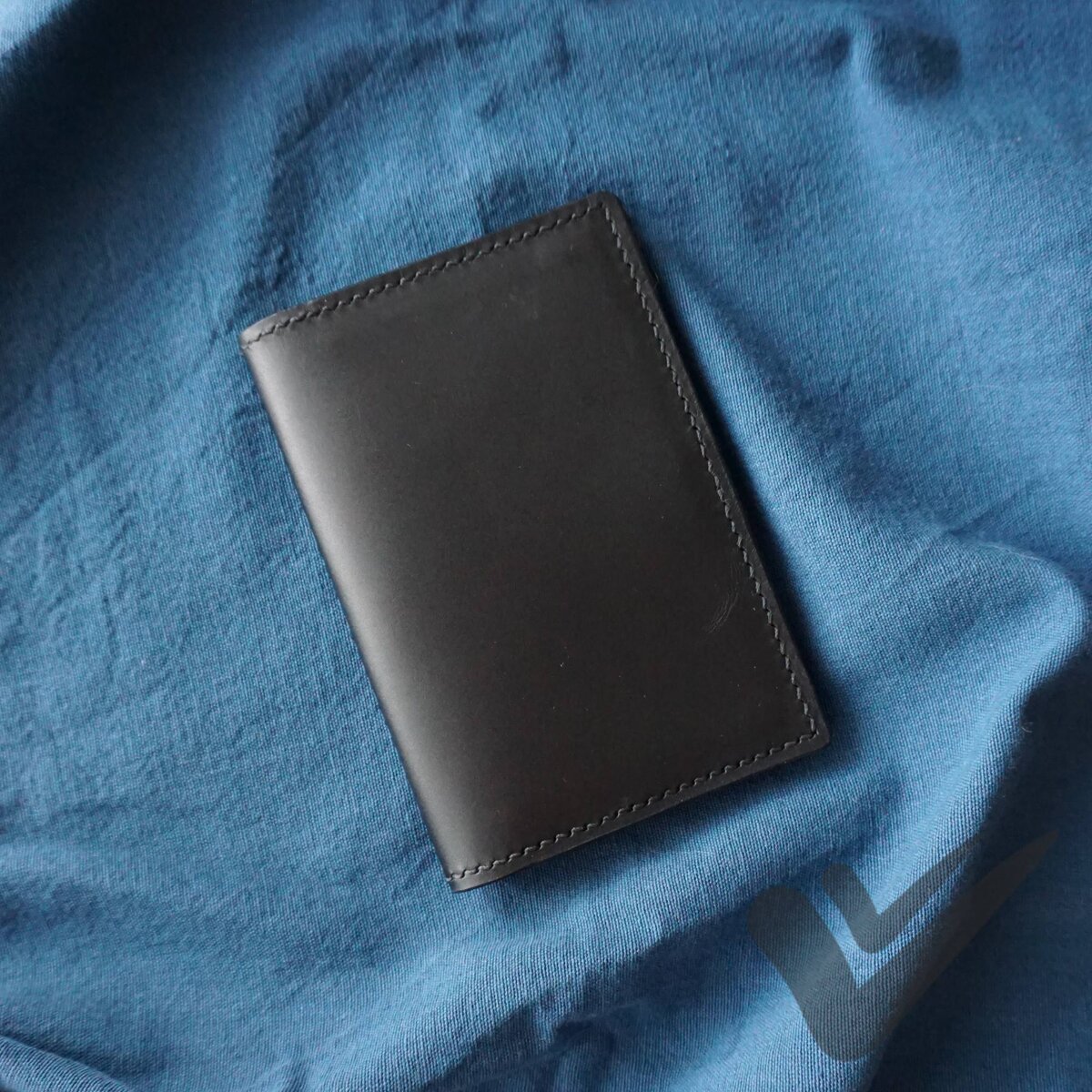 Внешне докхолдер выглядит как обложка