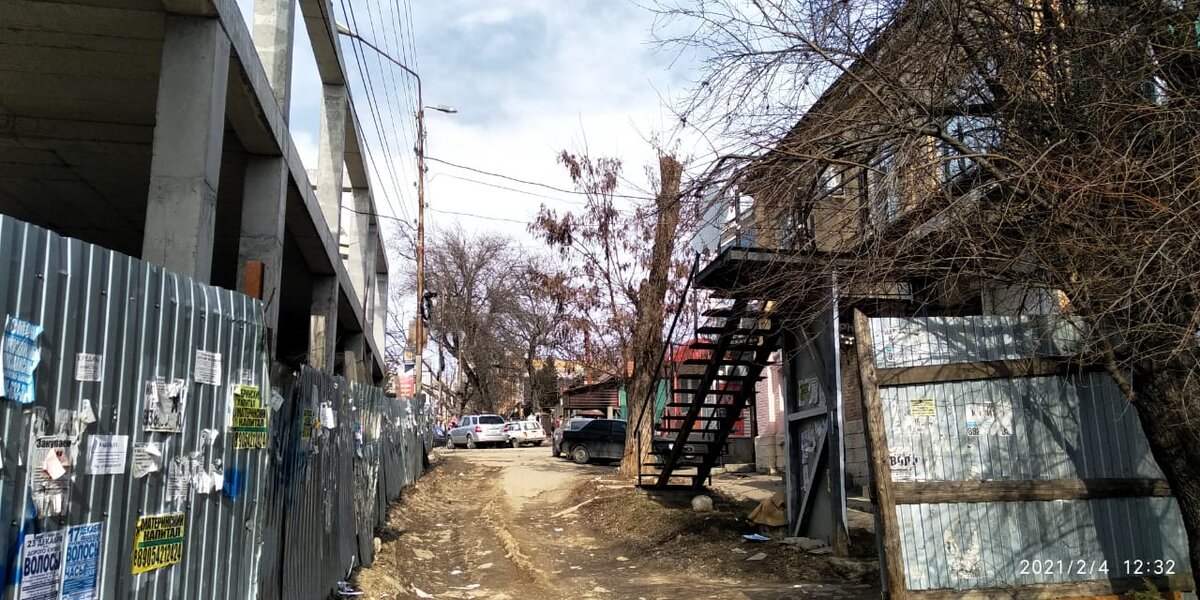 Именно этот участок выделили когда-то ООО "Новатор" и Федеральный Арбитражный суд в Краснодаре сказал, что здесь строить нельзя