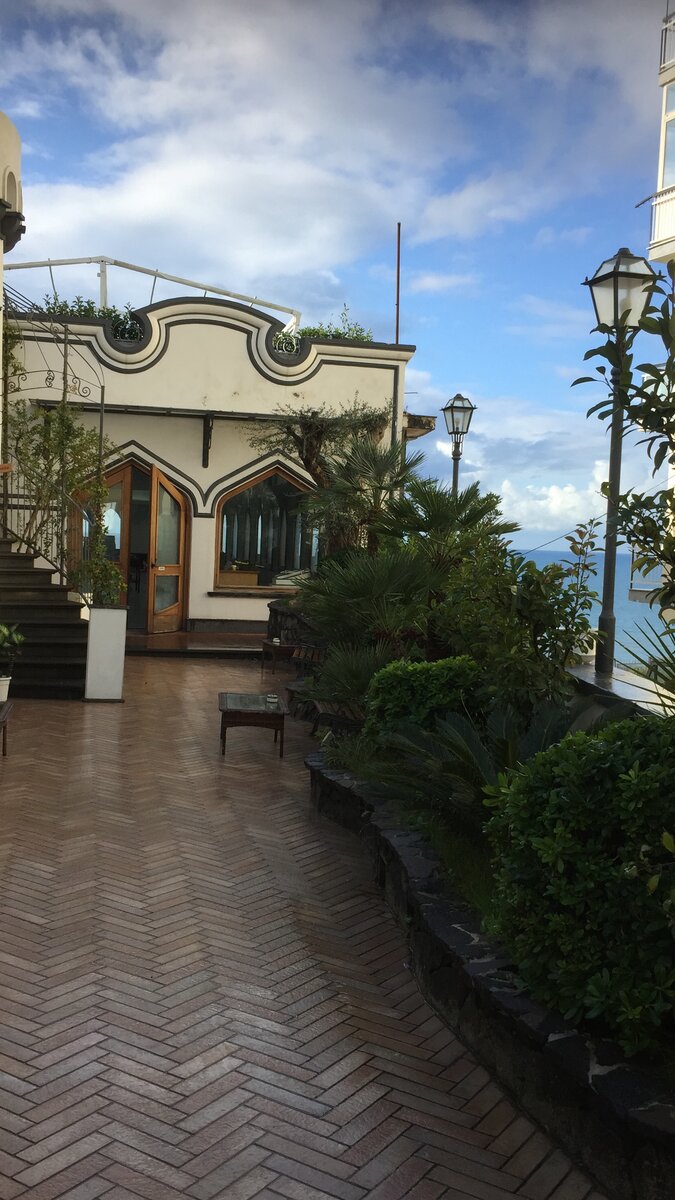 фото из личного альбома. Гостиница в Торре-дель-Греко