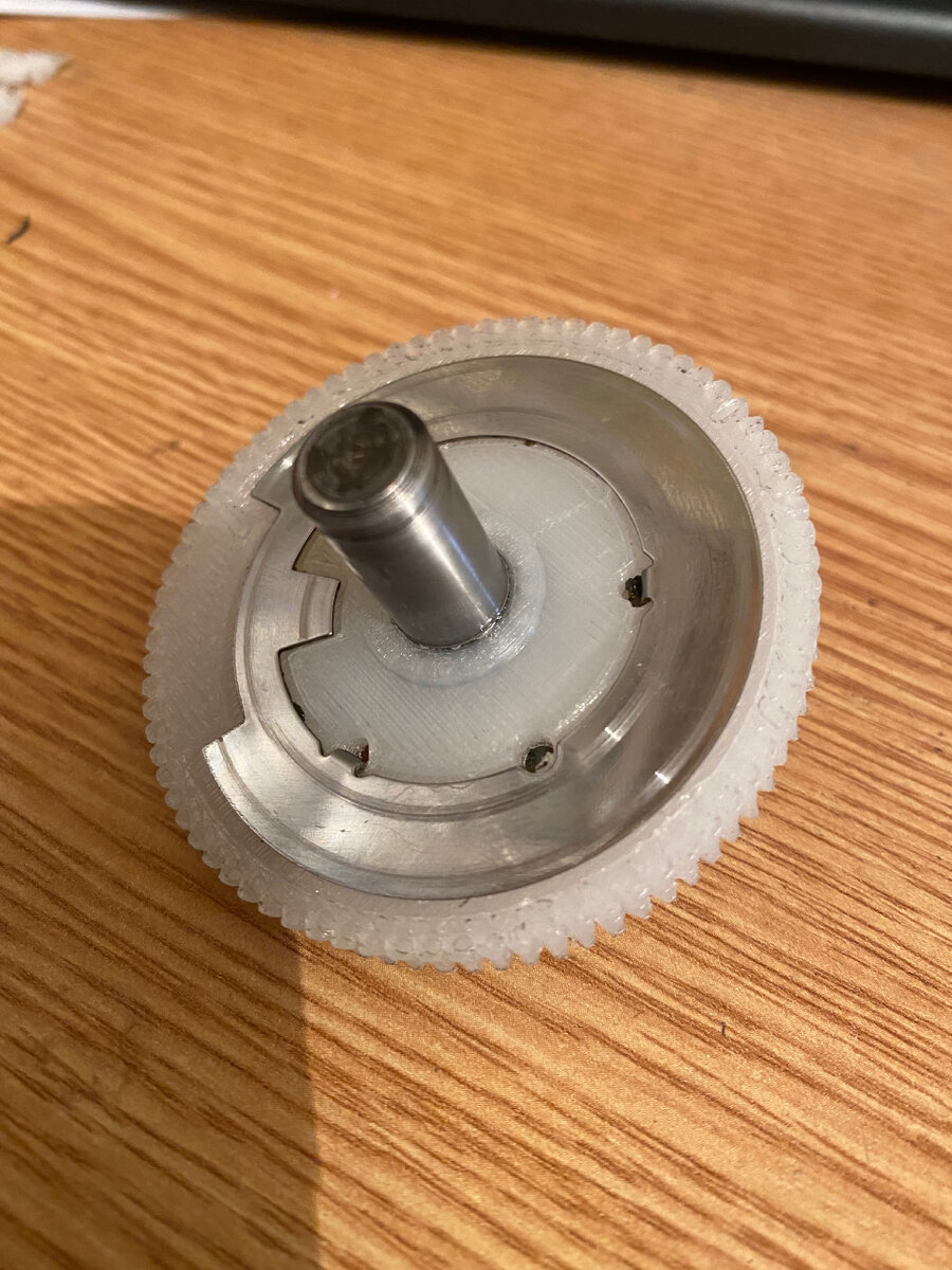 Новая шестерня дворников, на очень старую модель машины, человек обзвонил все возможные разборки но не нашёл её. И в итоге вышел на меня. Теперь его Машина исправна)